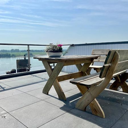 Panorama - Exklusives Apartment An Der Promenade Mit Dachterrasse & Rheinblick エメリッヒ エクステリア 写真